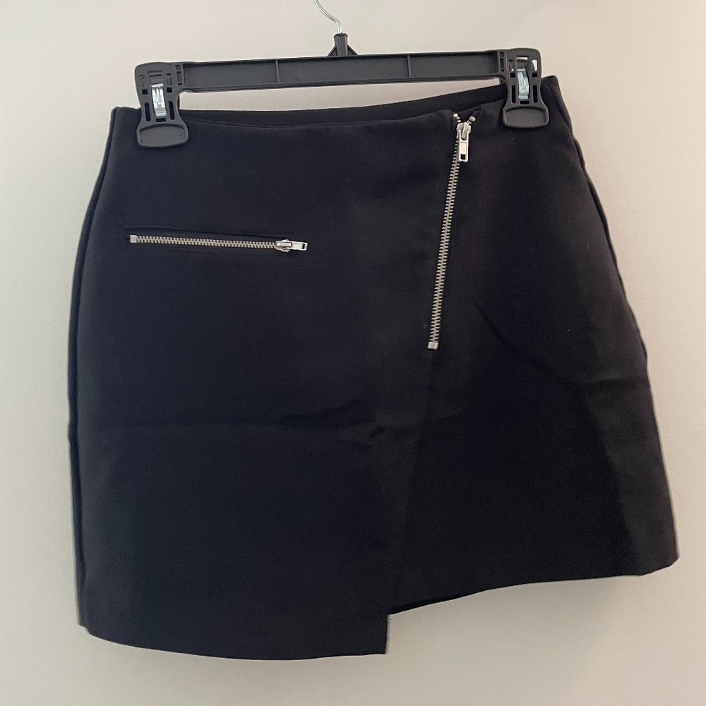 Black moto mini-skirt